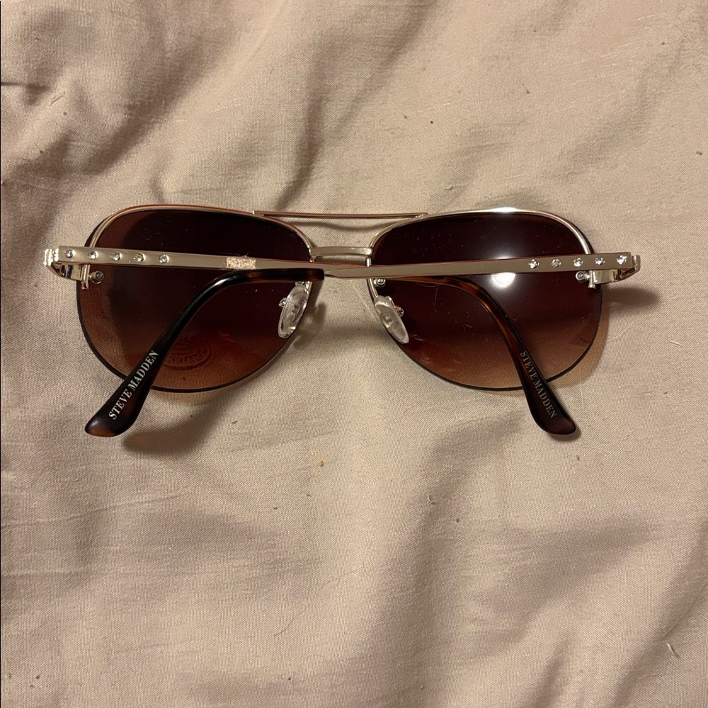 steve madden brown sunglasses with bling - Picture 2 of 3